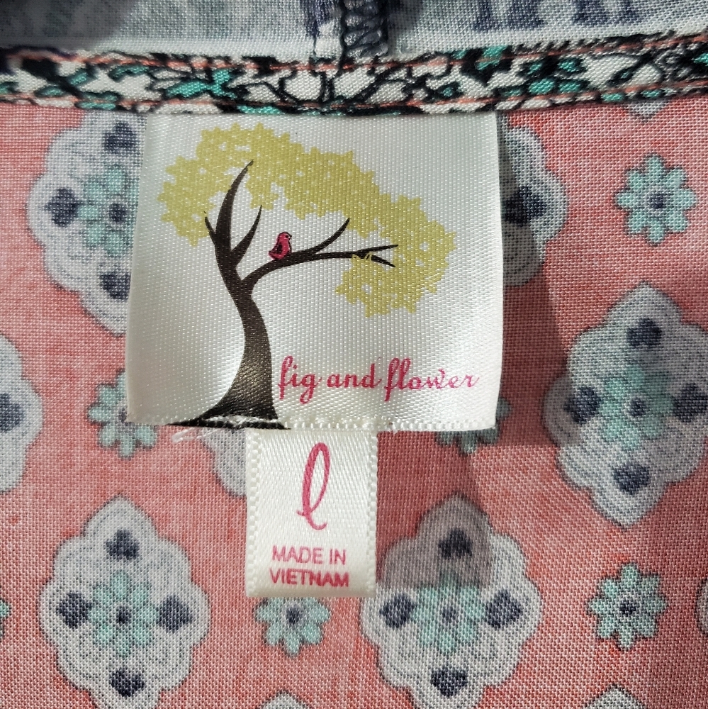 Women's Multicolor Patterned Top - Picture 6 of 11